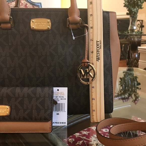 Authentic Michael kors handbag +wallet set - Picture 3 of 8